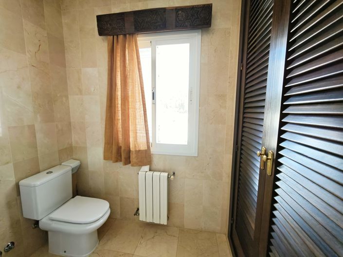 Image No.33-4 Bed Villa for sale