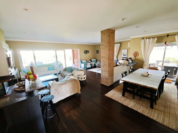 Image No.6-Villa de 4 chambres à vendre à Los Barrios