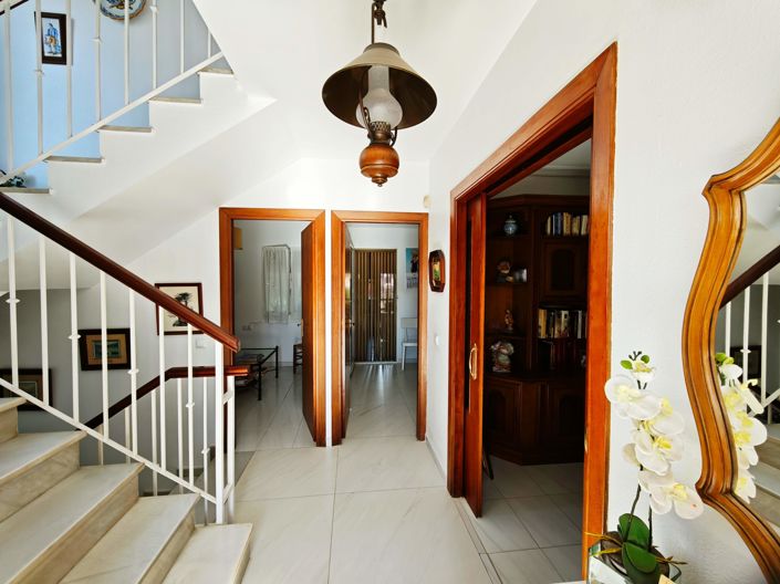 Image No.13-4 Bed Semi-Detached for sale