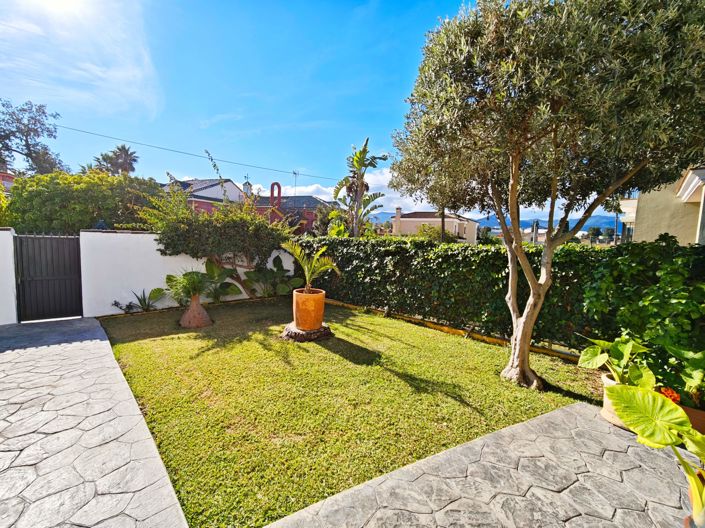 Image No.3-4 Bed Semi-Detached for sale