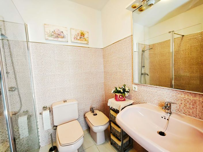 Image No.43-4 Bed Semi-Detached for sale