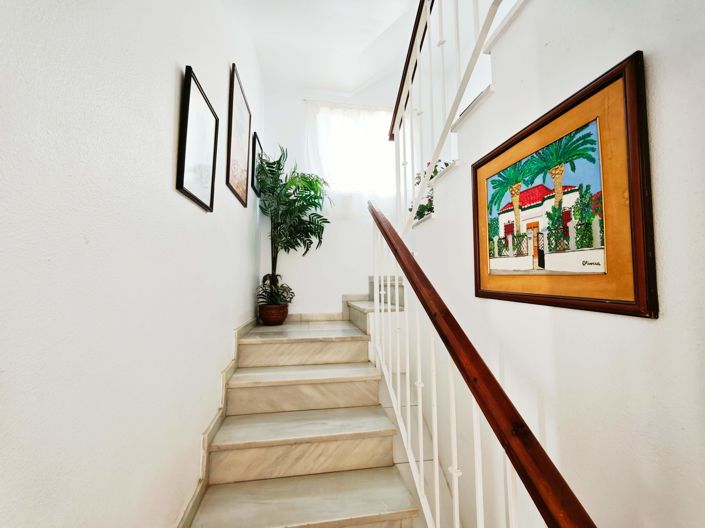 Image No.45-4 Bed Semi-Detached for sale