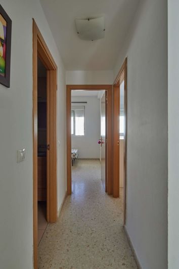 Image No.25-3 Bed Flat for sale