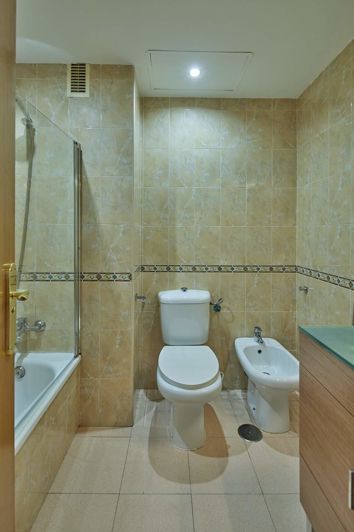 Image No.29-3 Bed Flat for sale