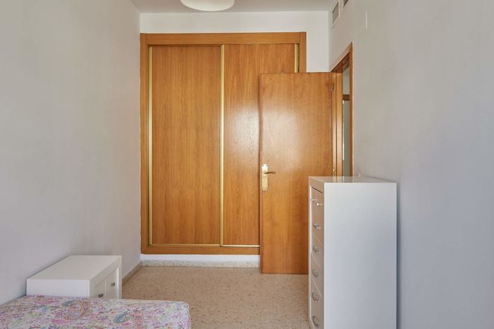 Image No.31-3 Bed Flat for sale