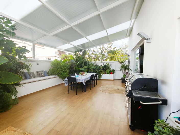 Image No.12-4 Bed Semi-Detached for sale