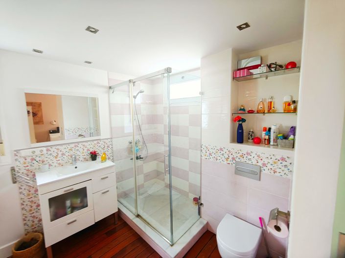 Image No.26-4 Bed Semi-Detached for sale