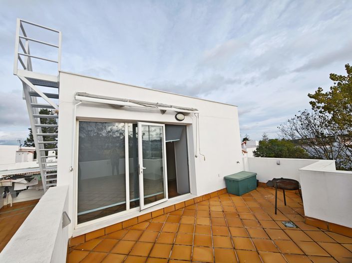 Image No.34-4 Bed Semi-Detached for sale