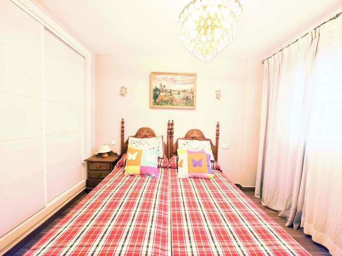 Image No.16-2 Bed Apartment for sale