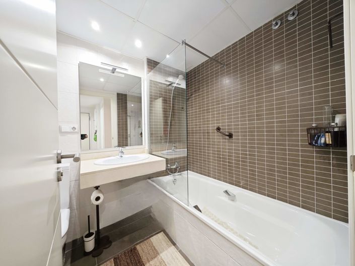 Image No.18-2 Bed Apartment for sale