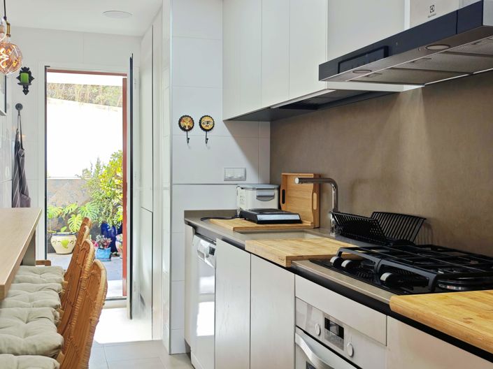 Image No.20-2 Bed Apartment for sale