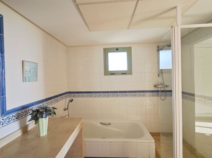 Image No.17-2 Bed Apartment for sale