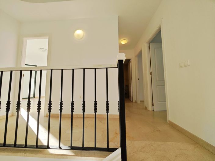 Image No.12-3 Bed Property for sale