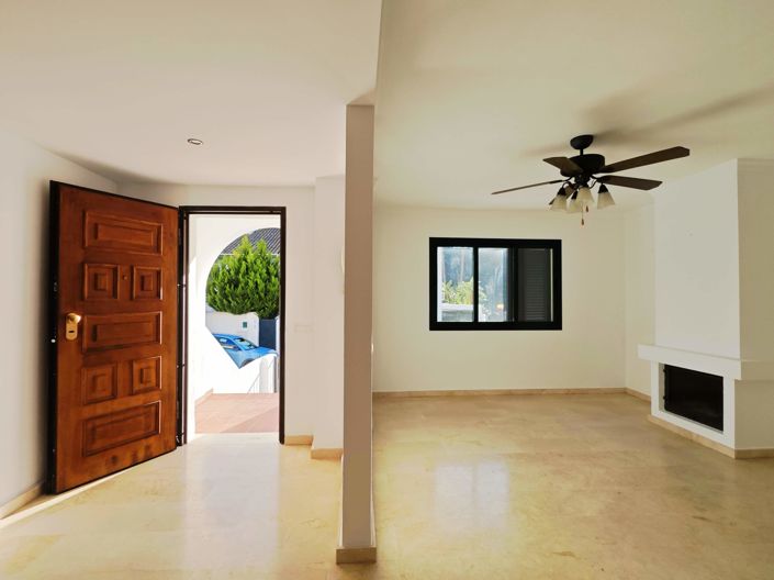 Image No.4-3 Bed Property for sale