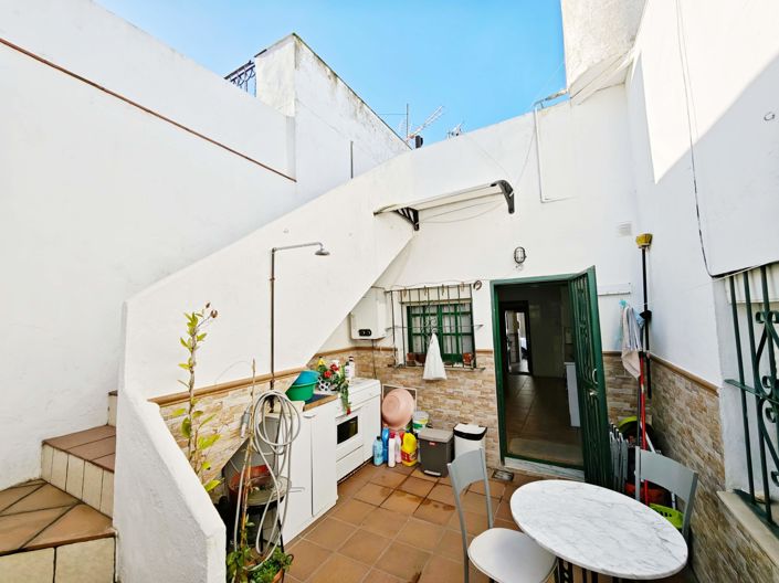 Image No.14-3 Bed House for sale