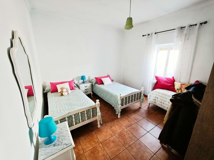 Image No.6-3 Bed House for sale