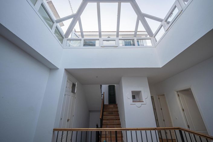 Image No.11-5 Bed House for sale