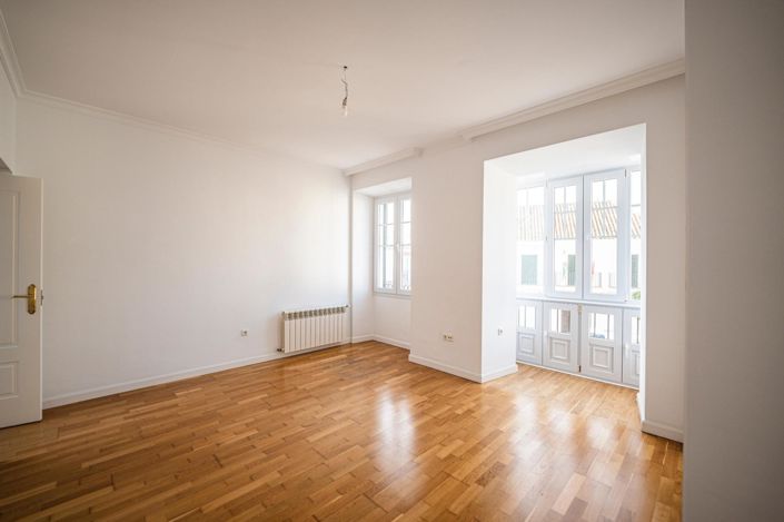 Image No.12-5 Bed House for sale