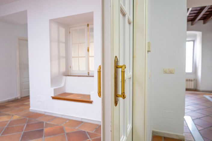 Image No.17-5 Bed House for sale