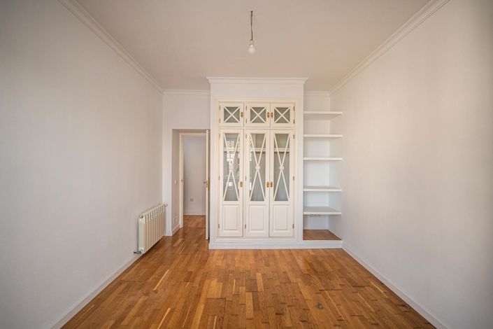 Image No.18-5 Bed House for sale