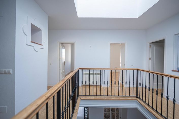 Image No.21-5 Bed House for sale