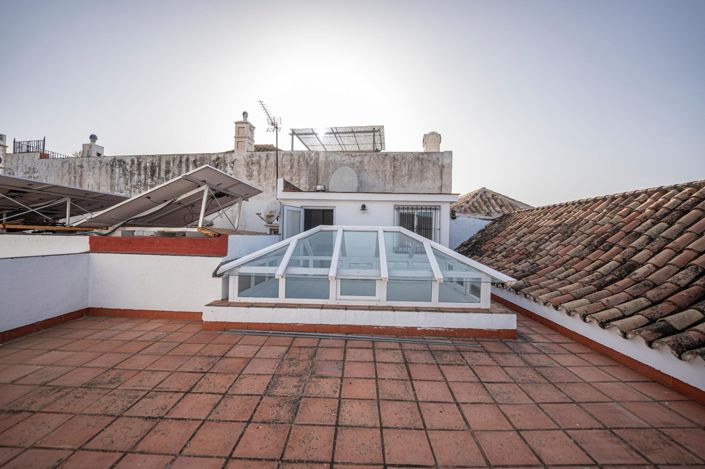 Image No.30-5 Bed House for sale