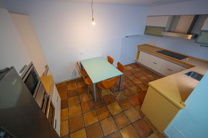 Image No.9-5 Bed House for sale