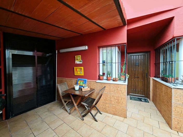 Image No.2-4 Bed Property for sale