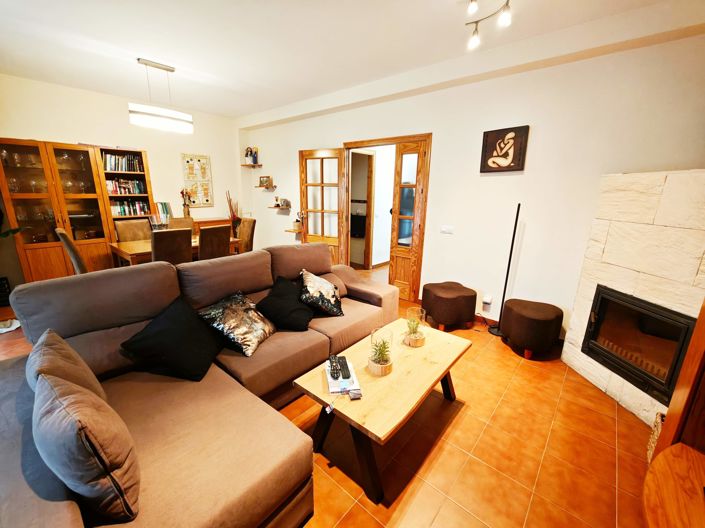 Image No.21-4 Bed Property for sale