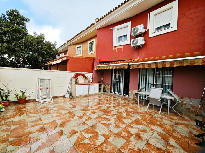 Image No.24-4 Bed Property for sale