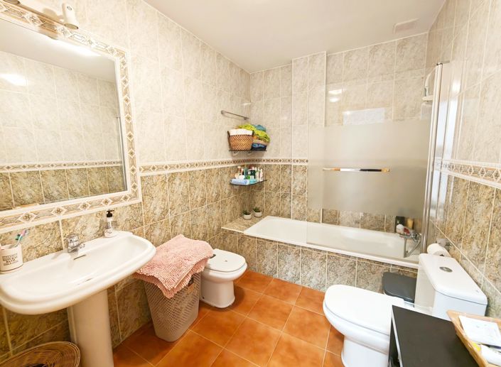 Image No.29-4 Bed Property for sale