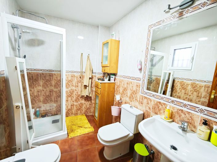 Image No.35-4 Bed Property for sale