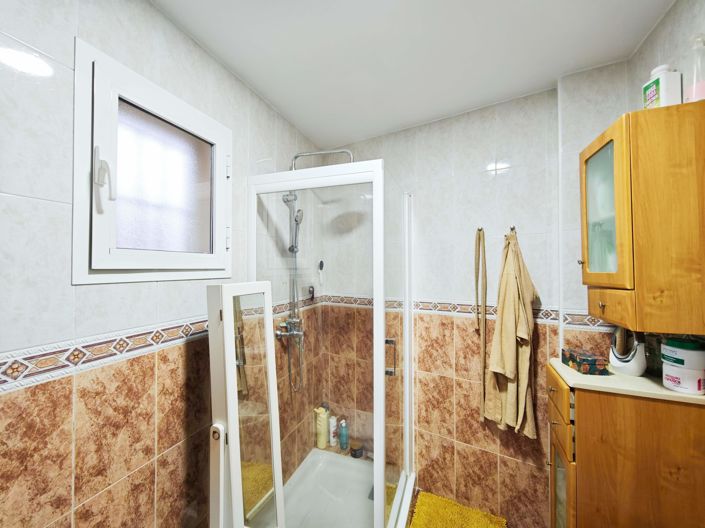 Image No.36-4 Bed Property for sale