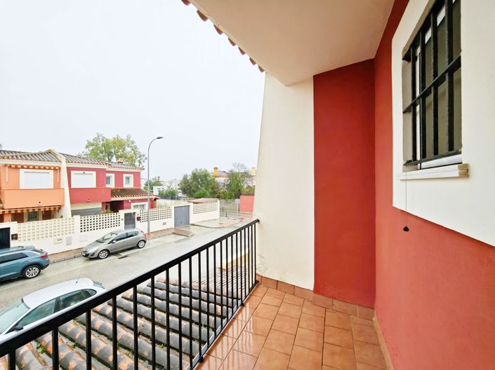 Image No.37-4 Bed Property for sale