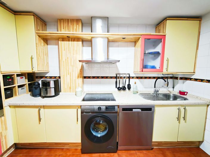 Image No.6-4 Bed Property for sale