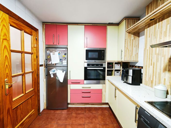 Image No.7-4 Bed Property for sale