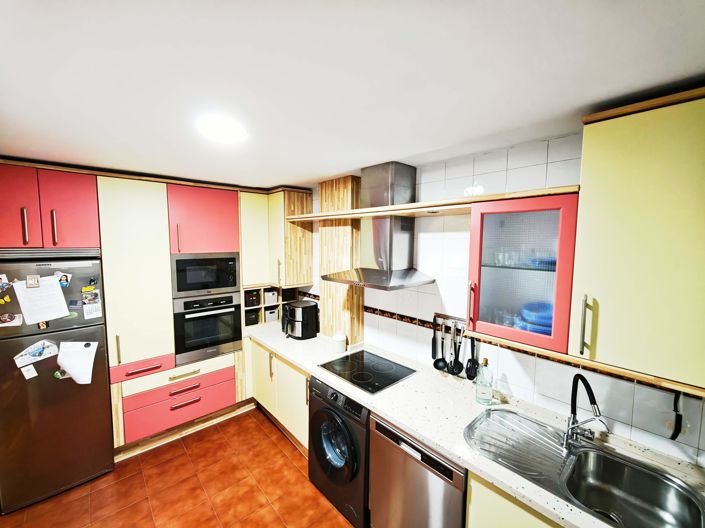 Image No.8-4 Bed Property for sale