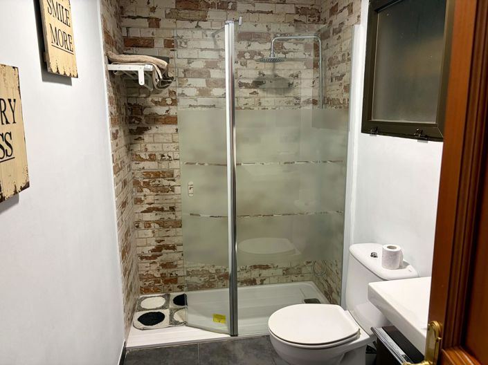 Image No.15-4 Bed Property for sale