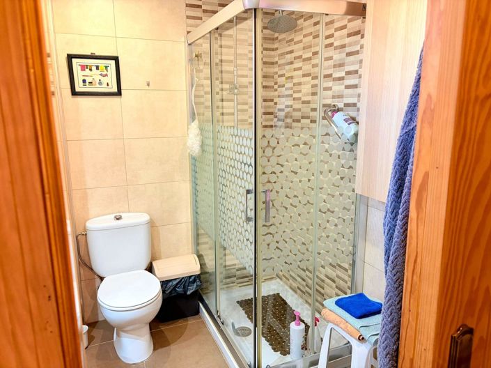 Image No.13-3 Bed House for sale