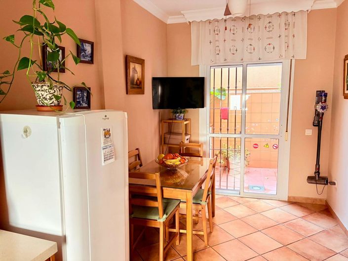 Image No.6-3 Bed House for sale