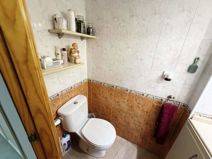 Image No.7-3 Bed House for sale