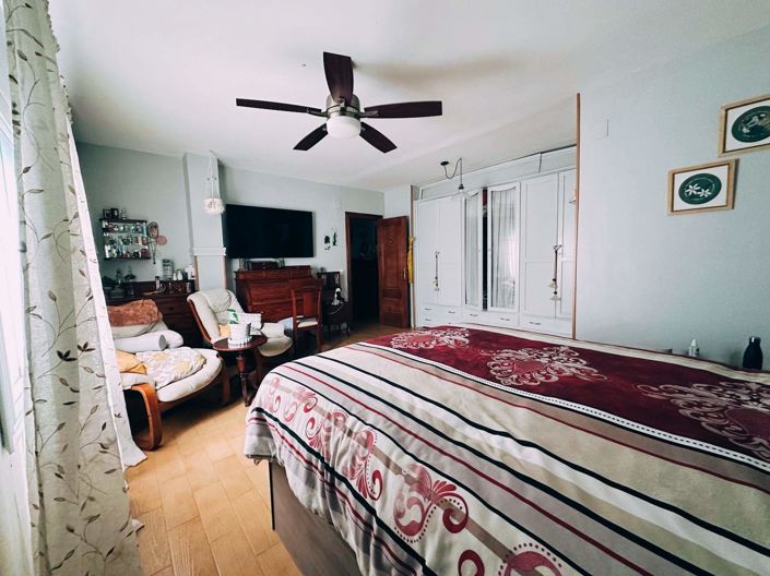 Image No.12-3 Bed Flat for sale