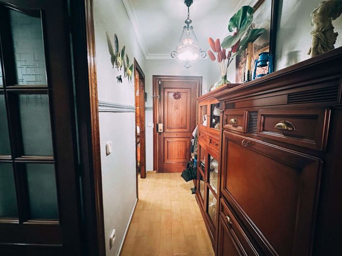 Image No.8-3 Bed Flat for sale