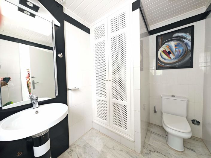 Image No.38-3 Bed Villa for sale