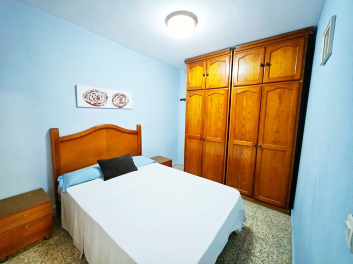 Image No.16-3 Bed Flat for sale