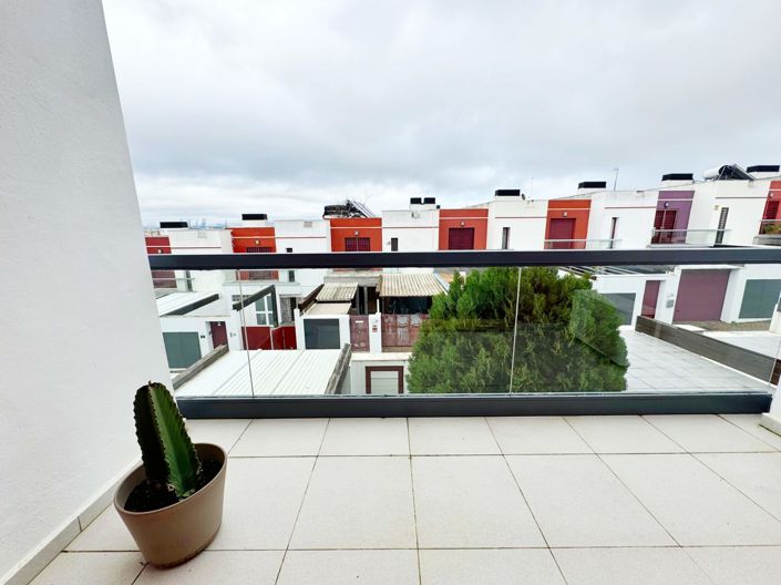 Image No.21-3 Bed Property for sale