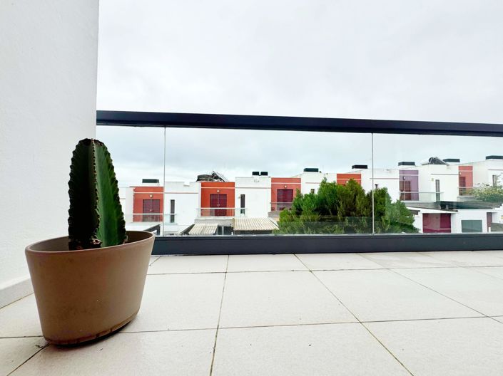 Image No.22-3 Bed Property for sale