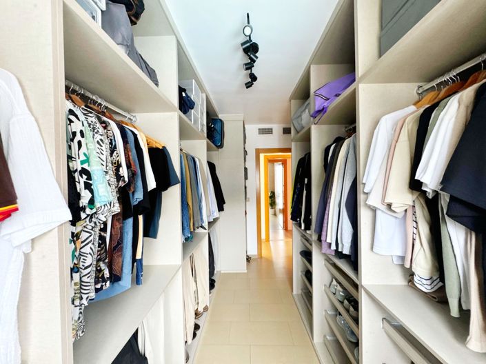 Image No.26-3 Bed Property for sale