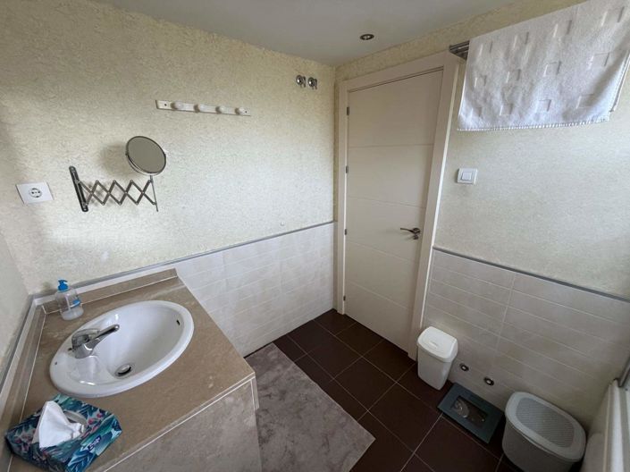 Image No.22-3 Bed Flat for sale