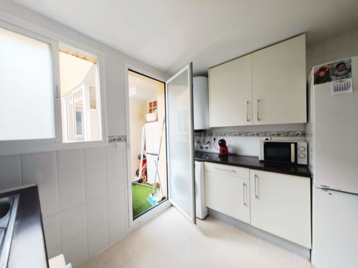 Image No.10-3 Bed Flat for sale